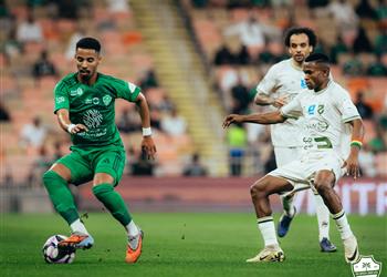 فيديو الأهلي يهزم الحزم بثنائية ويرتقي لوصافة الدوري السعودي