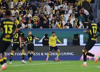 فيديو في غياب رونالدو ماني يسجل والنصر يقتل الاتحاد بثنائية في الدوري السعودي