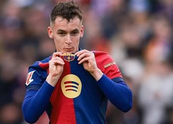 كاسادو يعلق على إصابته ضد ريال مايوركا ويشيد بزميله في برشلونة عانينا مع إصابته