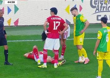 فيديو إصابة تريزيجيه وخروجه من مباراة الأهلي وشبيبة القبائل