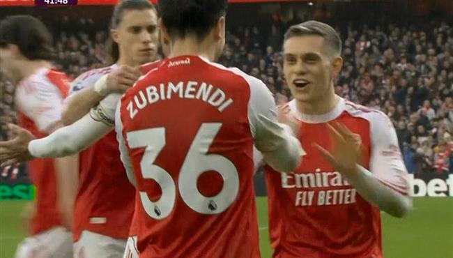 هدف ارسنال الاول الرائع في مرمي سندرلاند بالدوري الانجليزي زوبيميندي