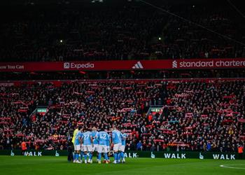 لاعب مانشستر سيتي يغادر مصاب ا أمام ليفربول في الدوري الإنجليزي