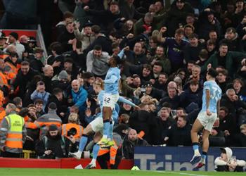 فيديو فوضى في آنفيلد الفار يلغي هدف مانشستر سيتي الثالث وطرد للاعب ليفربول