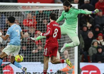 ردود فعل غاضبة من جماهير مانشستر سيتي تجاه جوارديولا بسبب مرموش مدرب عار اتخذ قرار ا م قزز ا