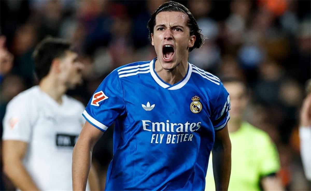 كاريراس يسجل هدف ريال مدريد الأول أمام فالنسيا