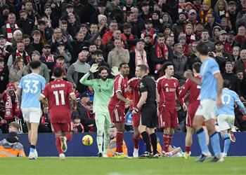 لاعب ليفربول يعترف نعيش وضع ا صعب ا لكن التأهل إلى دوري أبطال أوروبا لا يقلقني