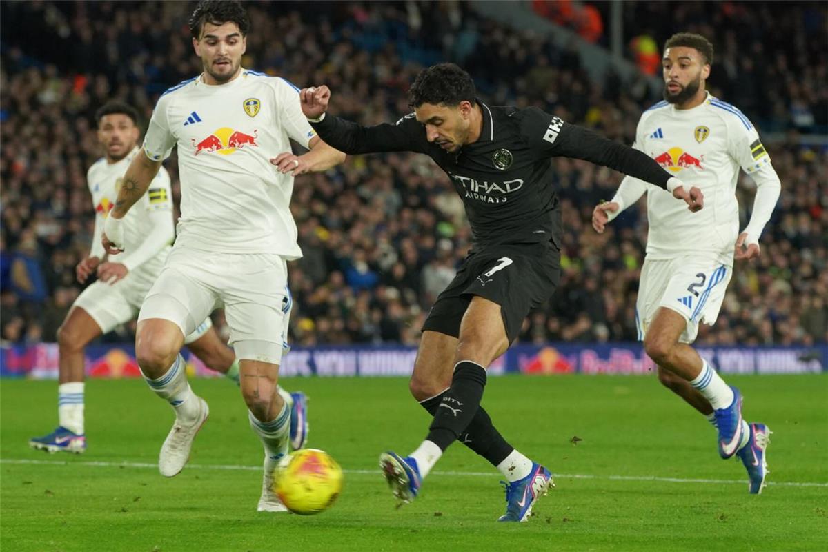 شبكة إنجليزية عن عمر مرموش: أثار الإعجاب لسبب ما أمام ليدز يونايتد