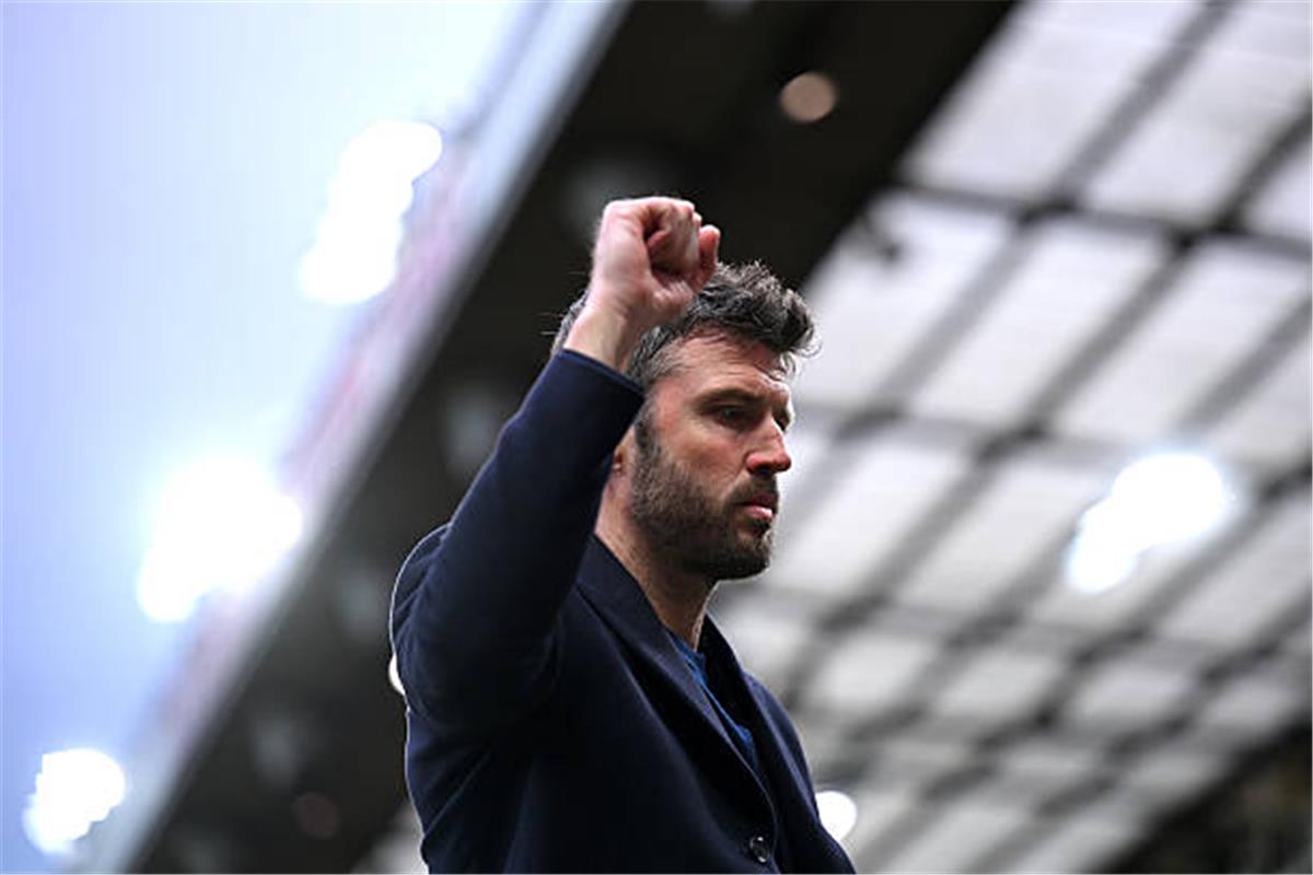 كاريك يحقق رقمًا قياسيًا لأول مرة في تاريخ مانشستر يونايتد بعد الفوز على كريستال بالاس 