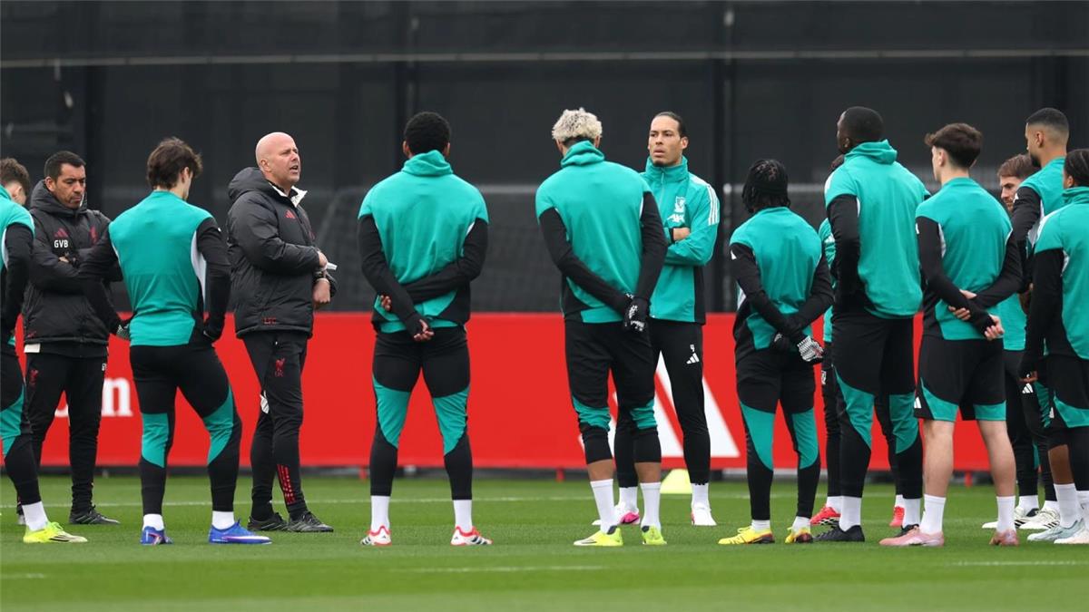 تشكيل ليفربول المتوقع أمام جالطة سراي اليوم في دوري أبطال أوروبا