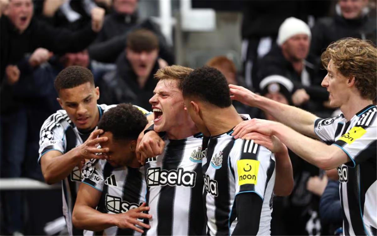 توقيت قاتل.. بارنز يسجل هدف نيوكاسل الأول أمام برشلونة 