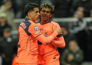 لقطة ذكية من كانسيلو قبل ركلة جزاء لامين يامال تنقذ برشلونة أمام نيوكاسل