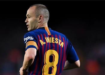 إنييستا عن لاعب برشلونة امتلاكه شرف عظيم
