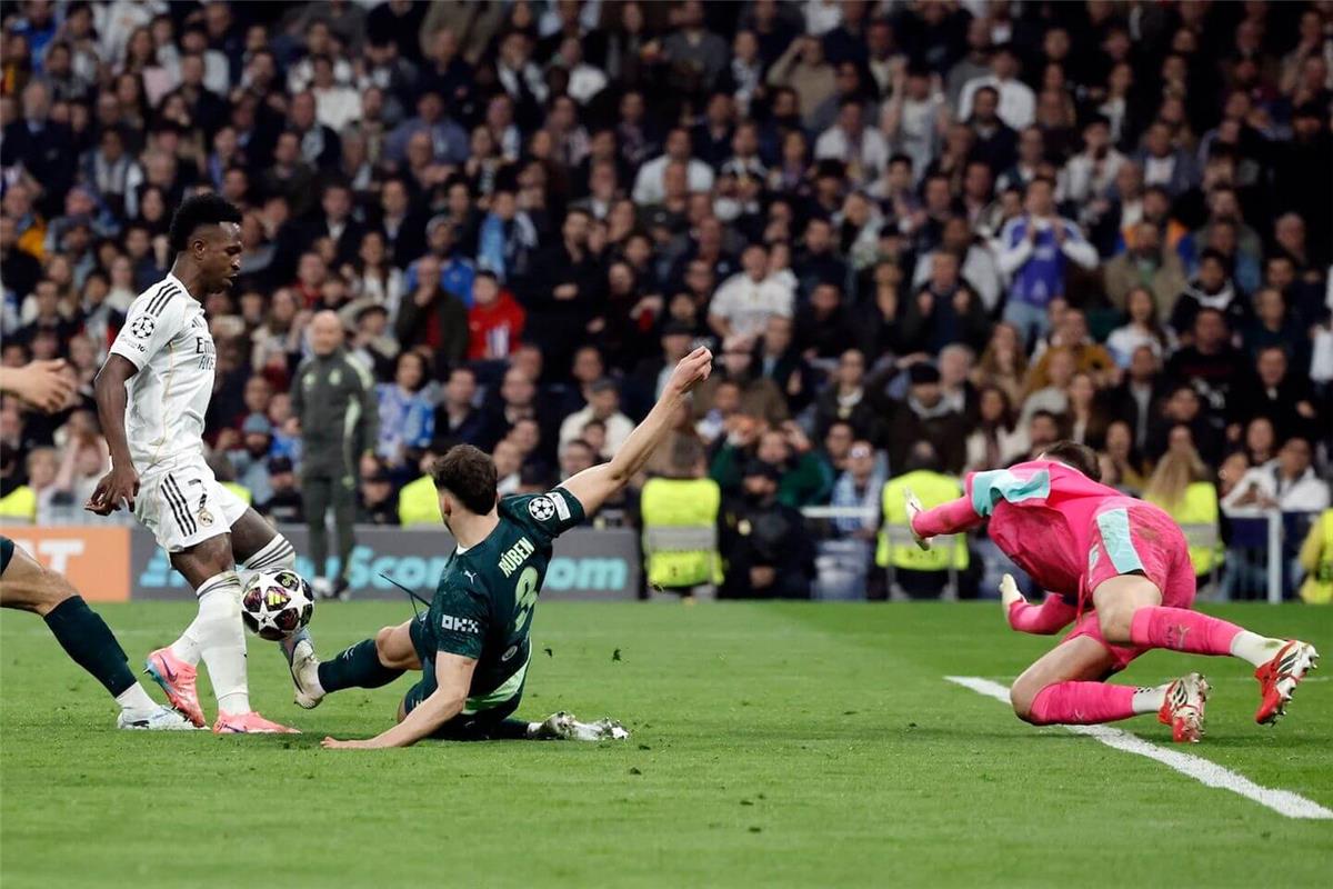 دوناروما يقدم وعدًا لجماهير مانشستر سيتي بعد الخسارة أمام ريال مدريد 