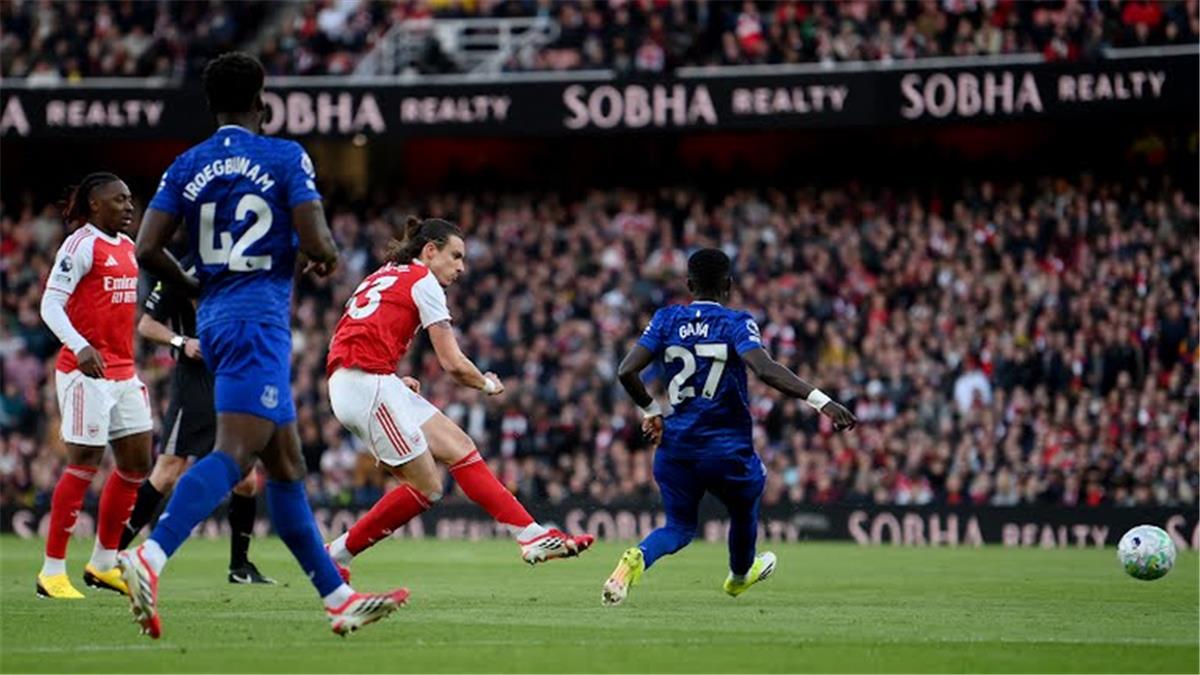 بشق الأنفس.. آرسنال يفوز على إيفرتون بثنائية في الدوري الإنجليزي