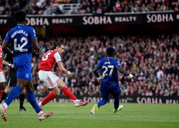 فيديو بشق الأنفس آرسنال يفوز على إيفرتون بثنائية في الدوري الإنجليزي