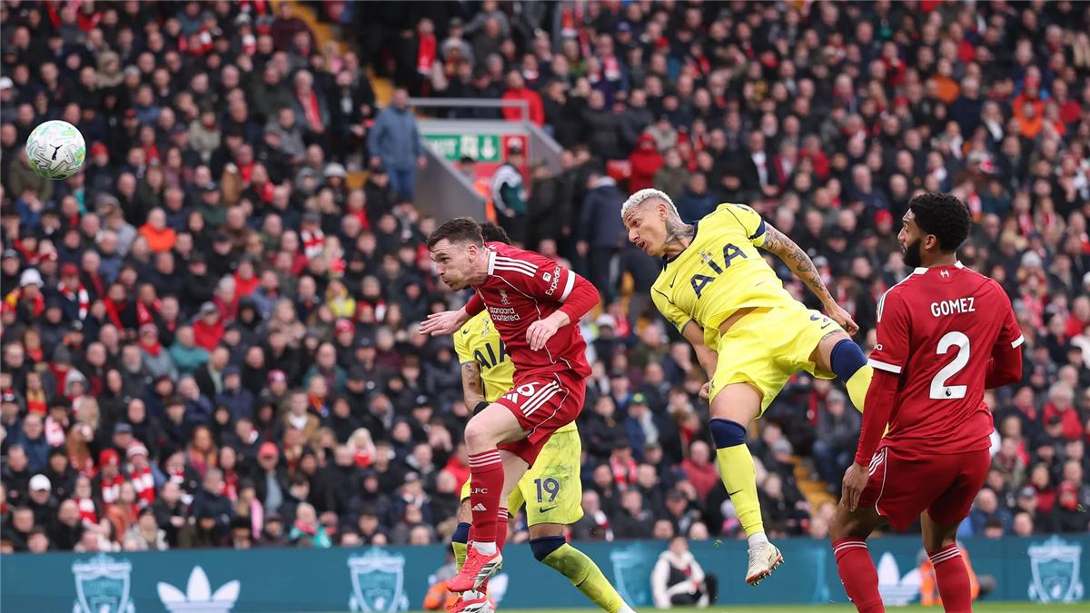 ترتيب الدوري الإنجليزي بعد تعادل ليفربول مع توتنهام