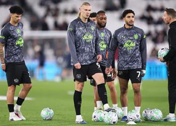 فيديو عمر مرموش يثير الجدل برد فعله بعد استبداله أمام وست هام