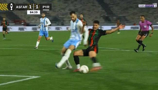 هل حرم الحكم الجيش الملكي من ركلة جزاء امام بيراميدز بدوري ابطال افريقيا