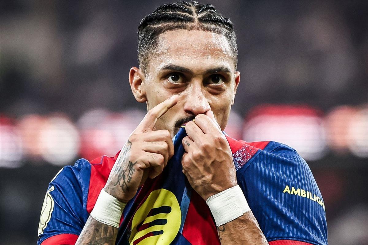 فيديو | رافينها يسجل هدف برشلونة الأول أمام إشبيلية في الدوري الإسباني