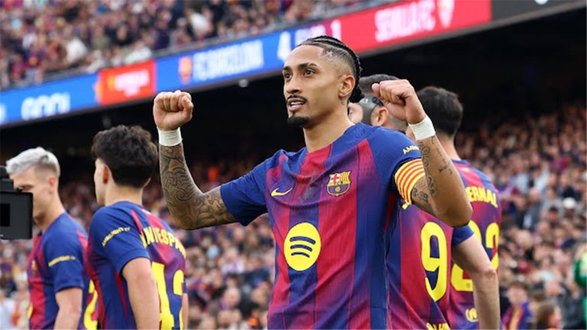 فيديو | هاتريك رافينها يقود برشلونة لاكتساح إشبيلية بخماسية في الدوري الإسباني