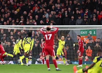 روي كين يوجه انتقادات لاذعة لـ ليفربول هناك مشاكل خفية ولا أستوعب مستواهم