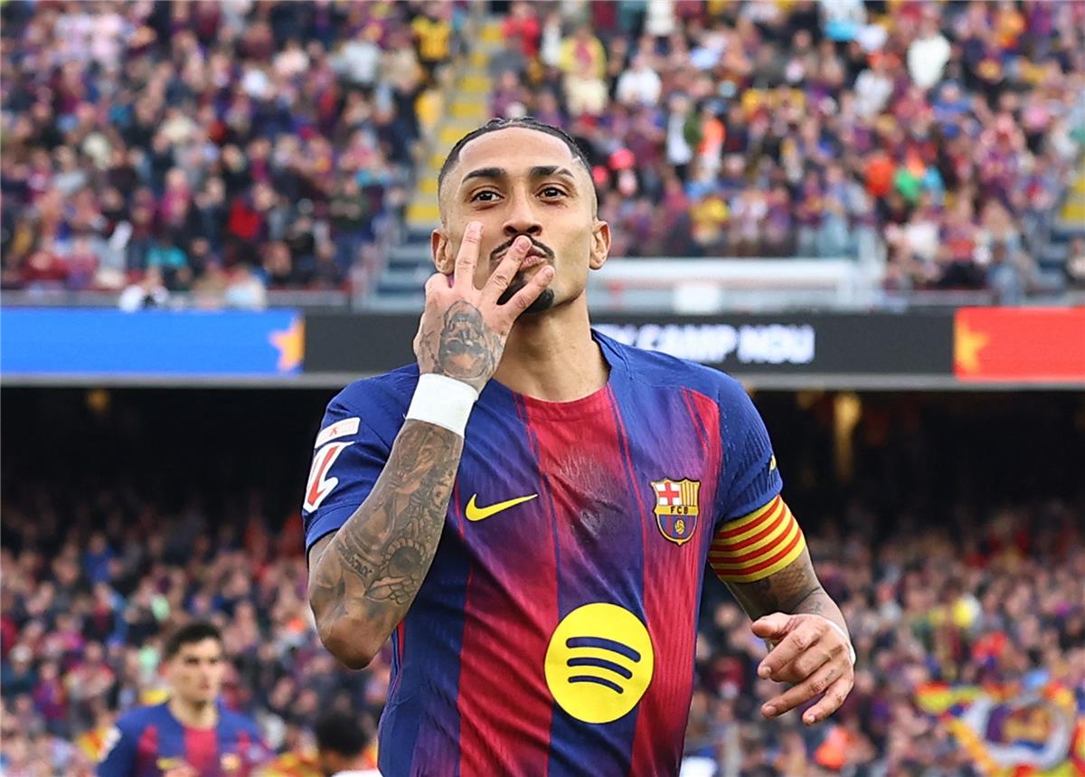 رافينها: كنت على وشك مغادرة برشلونة.. وفليك غيّرني