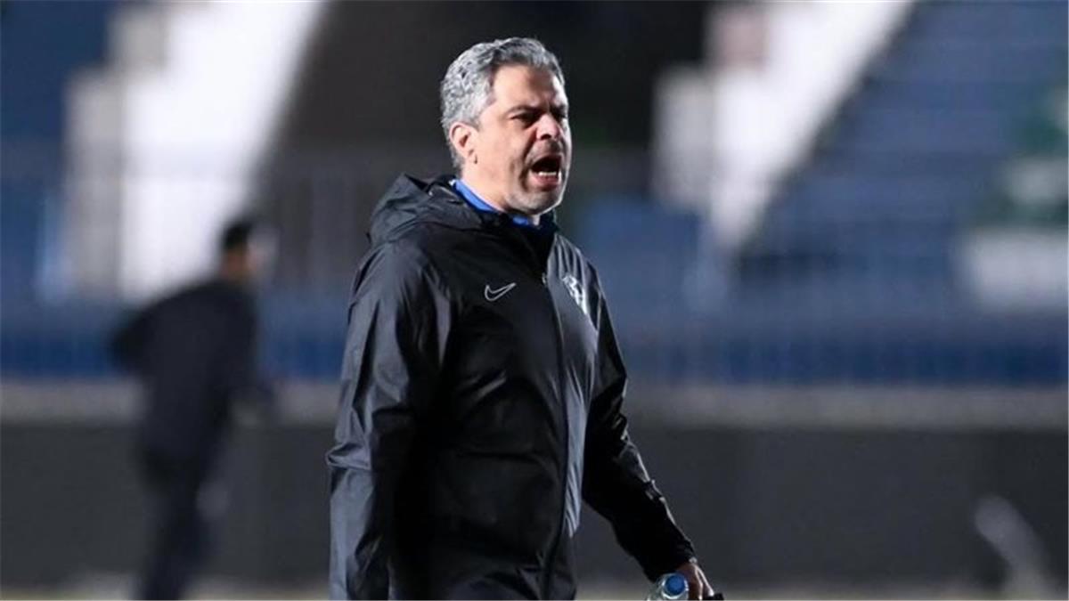 خاص | رغم تصدر الدوري.. الغموض يحيط بمستقبل معتمد جمال في الزمالك
