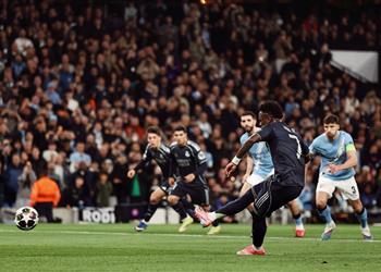 فيديو فينيسيوس جونيور يسجل هدف ريال مدريد الأول أمام مانشستر سيتي وطرد برناردو سيلفا