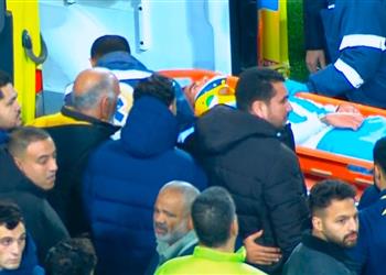 فيديو إصابة قوية وحالة إغماء للاعب بيراميدز ونقله إلى المستشفى