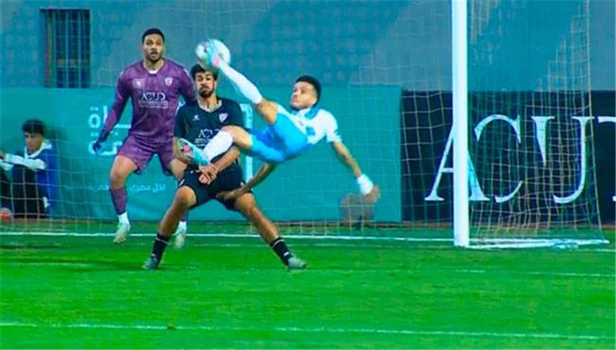 فيديو | مقصية رائعة.. مصطفى فتحي يسجل هدف بيراميدز الثاني أمام بتروجيت
