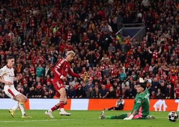 فيديو أسيست محمد صلاح إيكتيكي يسجل هدف ليفربول الثاني أمام جالطة سراي