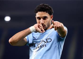 عمر مرموش ضمن الصفقة مانشستر سيتي يرغب في التعاقد مع لاعب برشلونة