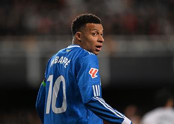 ريال مدريد يلجأ إلى حل جديد بشأن إصابة مبابي