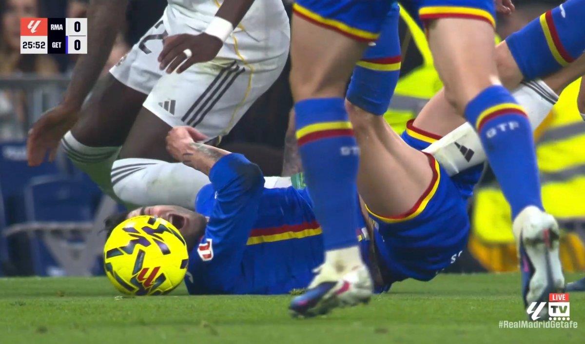هل نجا مدافع ريال مدريد من الطرد؟ خبير تحكيمي يكشف مفاجأة في لقطة روديجر المثيرة