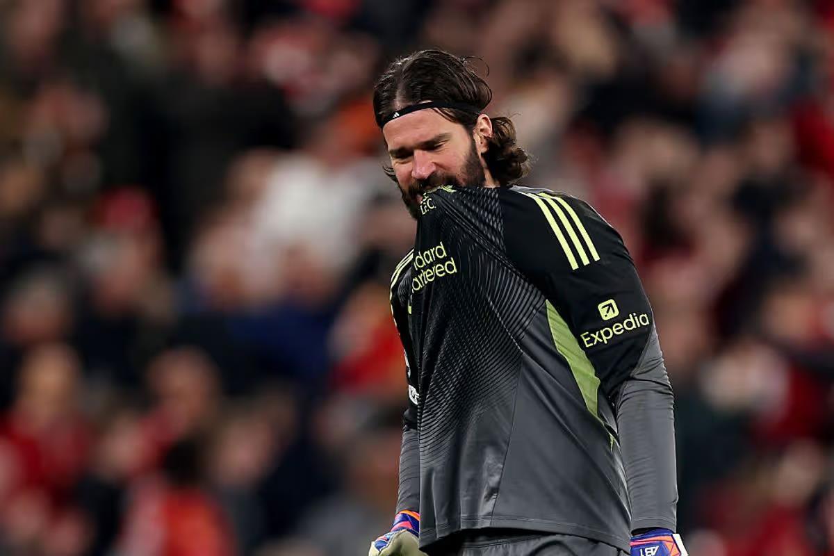 إيكو توضح موقف أليسون من خوض مباراة ليفربول وبرايتون