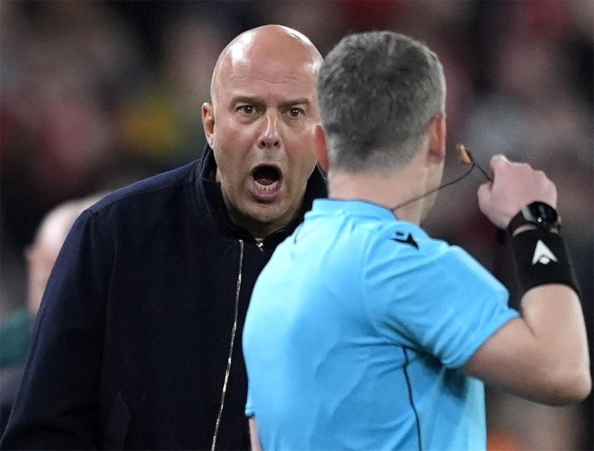 سلوت بعد الهزيمة أمام برايتون: نفتقد محمد صلاح.. وتعرضنا لضربة موجعة