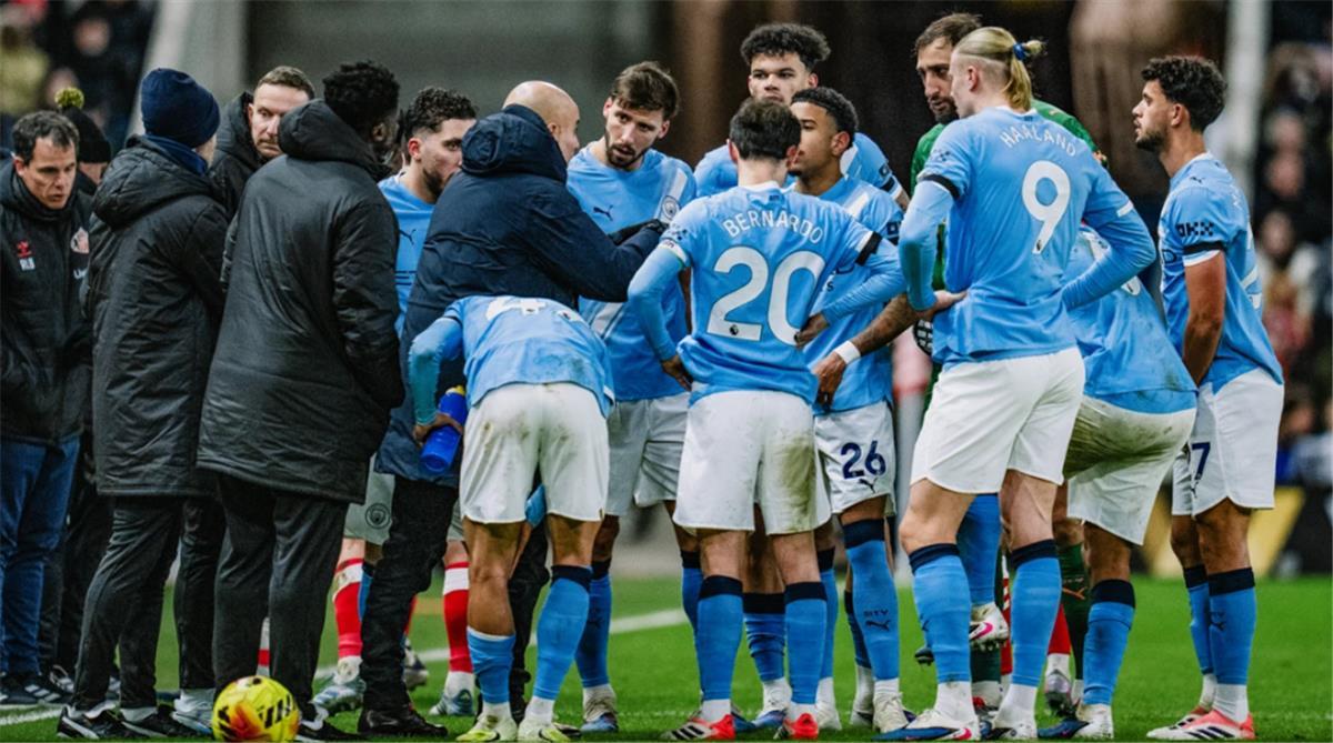 لاعب مانشستر سيتي يستهدف الانتقال إلى برشلونة