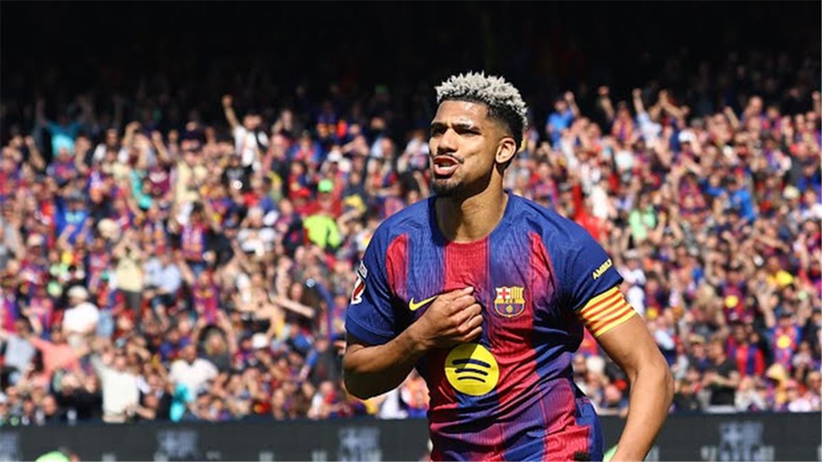 فيديو | أراوخو يسجل هدف برشلونة الأول أمام رايو فاليكانو