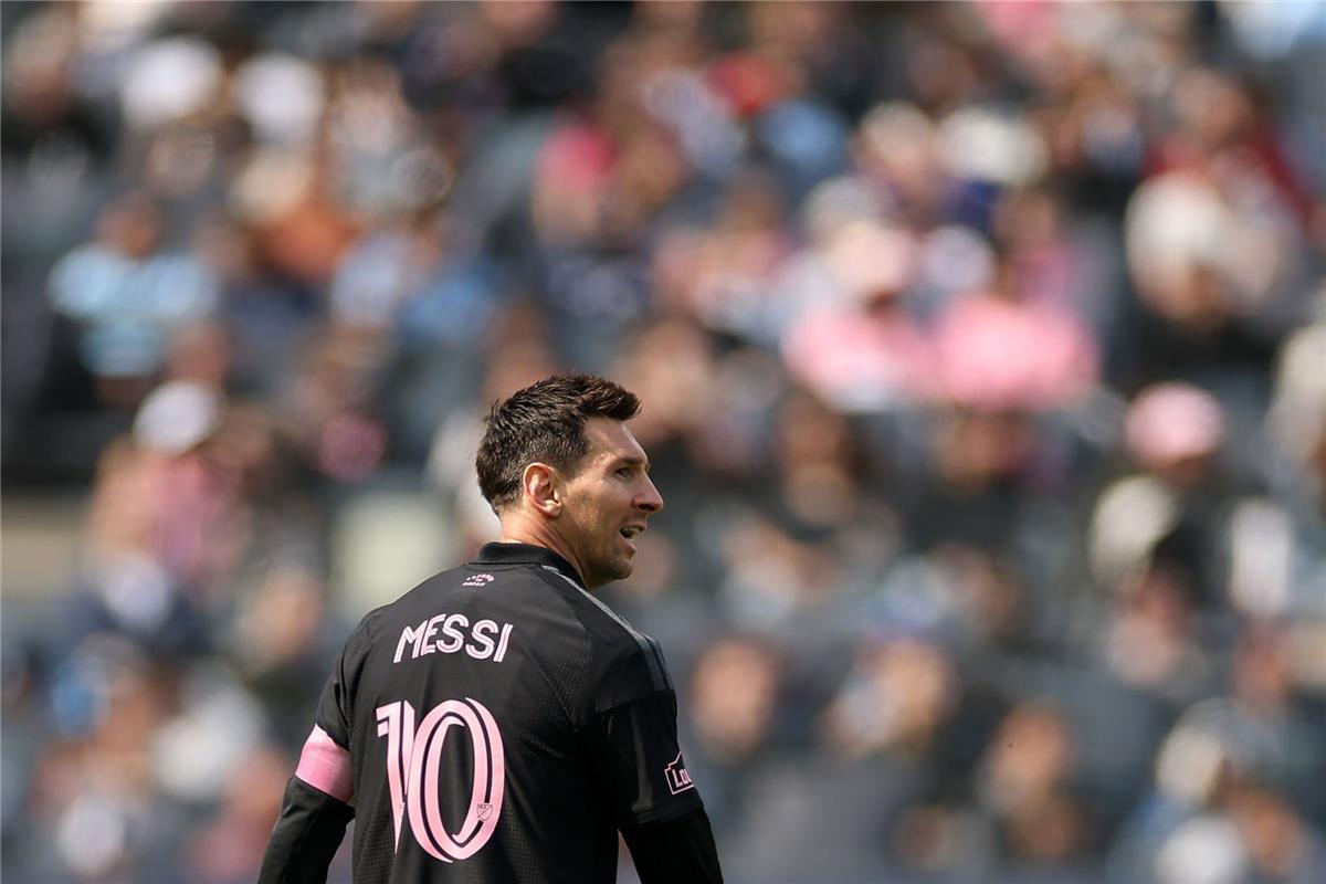 فيديو | ميسي يقود إنتر ميامي لقلب تأخره أمام نيويورك سيتي في الدوري الأمريكي