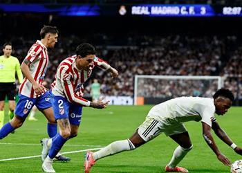 رجل مباراة ريال مدريد وأتلتيكو مدريد في الدوري الإسباني