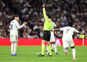 خبير تحكيمي يكشف مدى صحة طرد فالفيردي في مباراة ريال مدريد وأتلتيكو مدريد