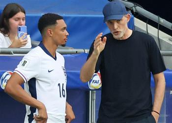 توخيل يثير الجدل ويتخذ قرار ا جديد ا بشأن موقف أرنولد مع منتخب إنجلترا