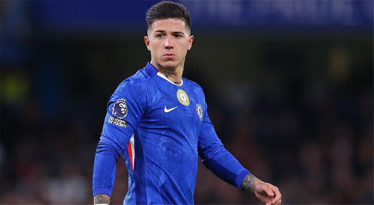 إنزو فرنانديز يوضح حقيقة مفاوضاته مع ريال مدريد