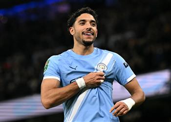 خطوة واحدة تفصل عمر مرموش عن الانضمام إلى برشلونة