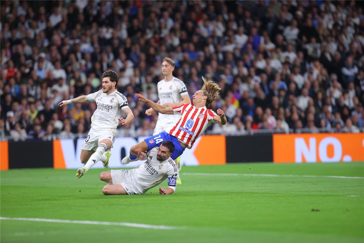 أتلتيكو مدريد يسخر من التحكيم الإسباني بسبب مباراة ريال مدريد