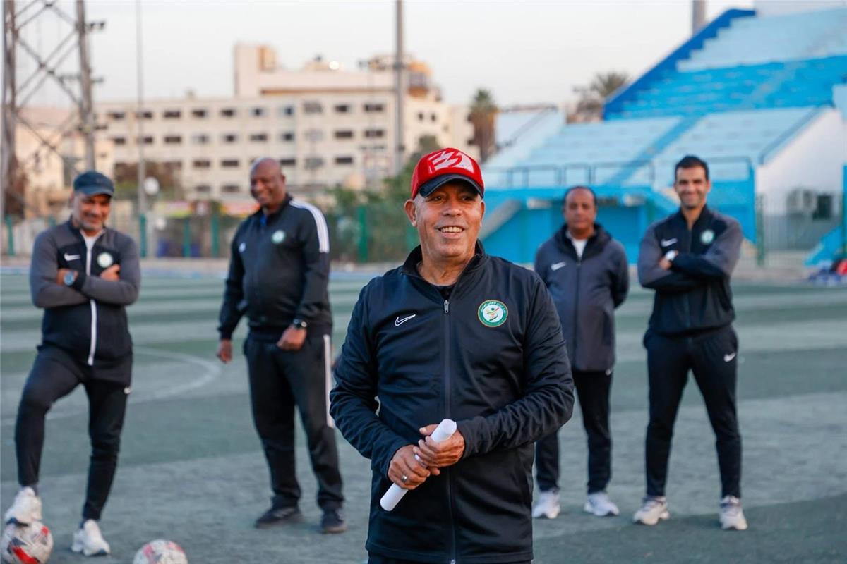 بدر رجب: حزنت على الأهلي.. ولا يعقل معاناته في هذا المركز منذ 5 سنوات