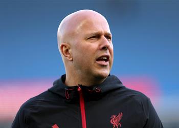 تقارير مفاجأة سلوت مطلوب لتدريب عملاق أوروبي