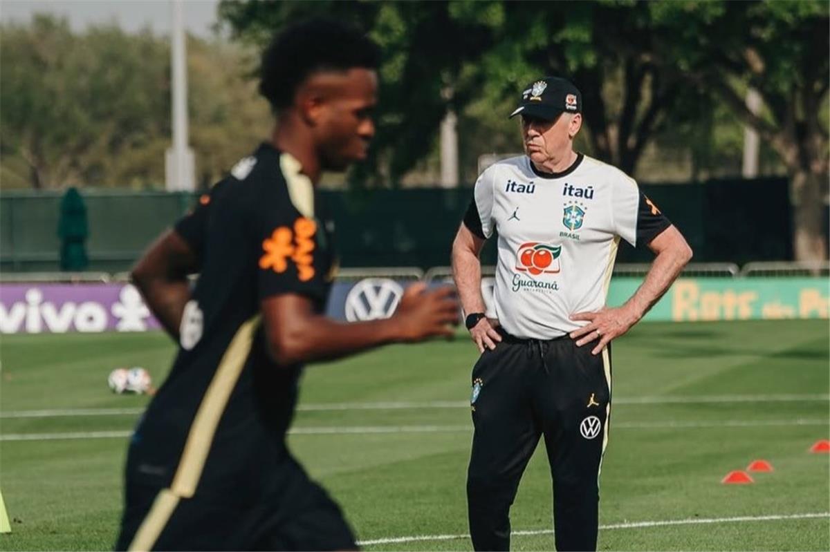 أنشيلوتي: أعلم كل ما يقال عن نيمار.. ومهنة التدريب تغيرت كثيرًا 