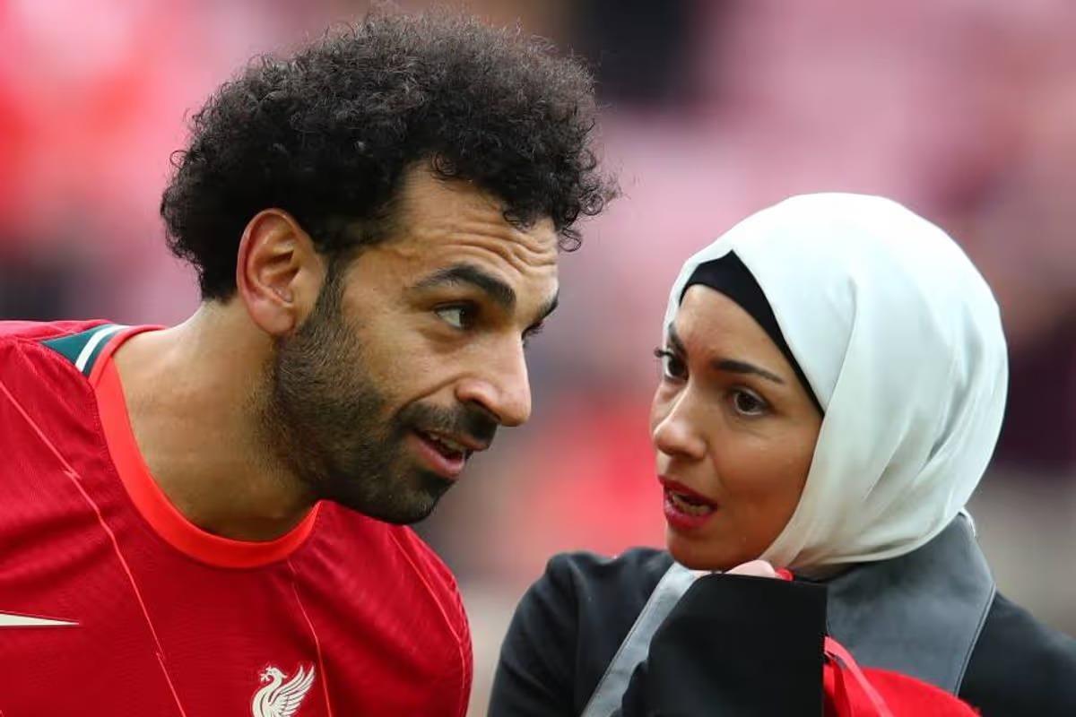 ميرور توضح سبب سعادة زوجة محمد صلاح بعد رحيله عن ليفربول