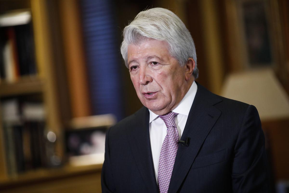 رئيس أتلتيكو مدريد ينتقد تحكيم الديربي: تقنية الفار سيئة .. وجريزمان لاعب عظيم